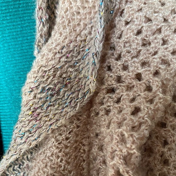 BRAND NEW Modena Infinity Ruffle Scarf - Picture 3 of 4